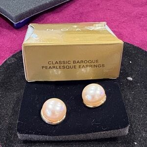 Avon Pearlesque Earrings - Gold and Cream